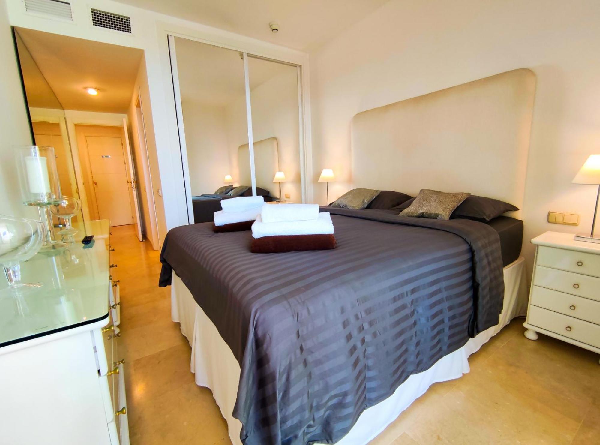 Luxury Frontline Residence Ehhouse Estepona Exteriör bild