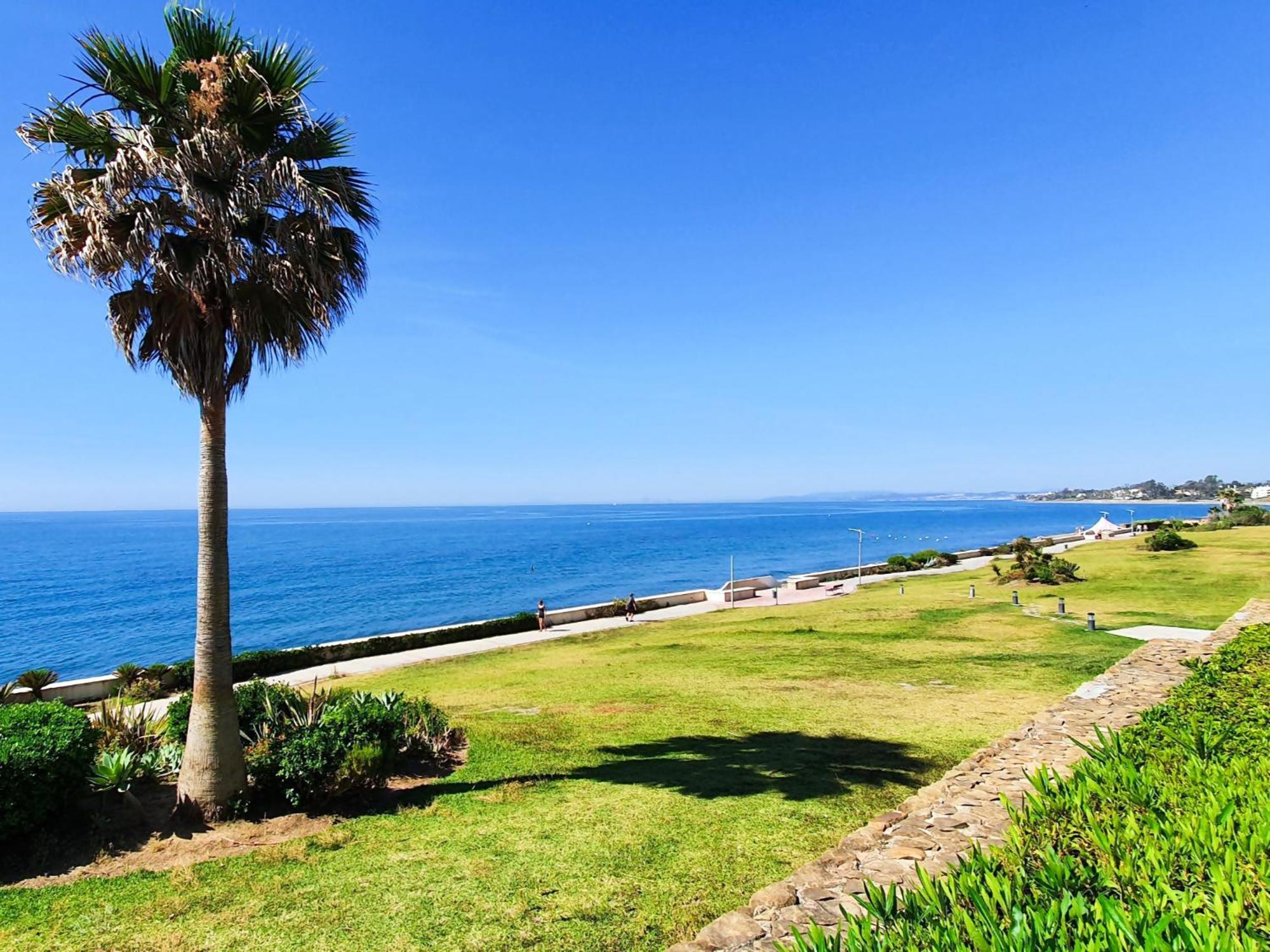 Luxury Frontline Residence Ehhouse Estepona Exteriör bild