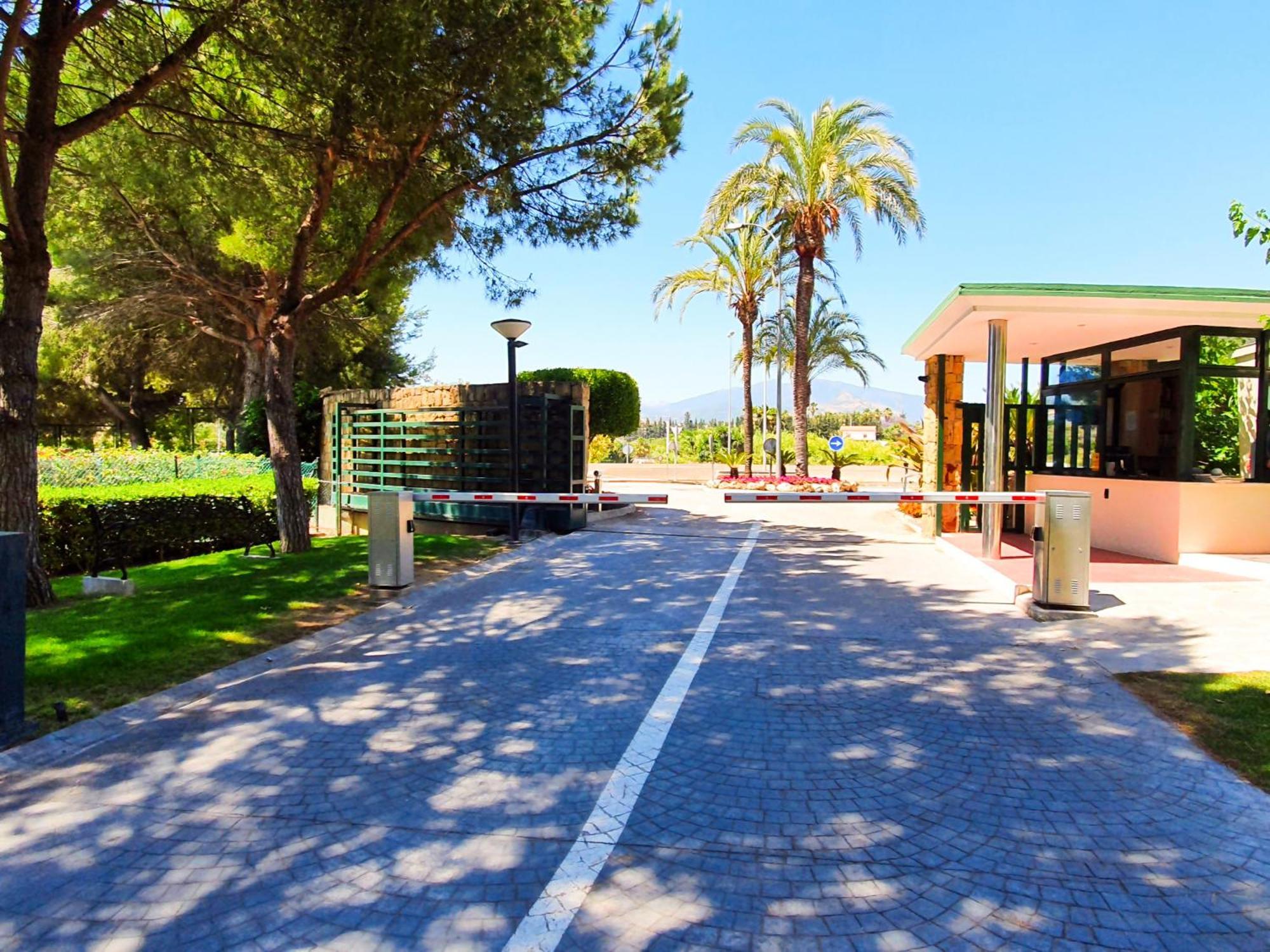 Luxury Frontline Residence Ehhouse Estepona Exteriör bild