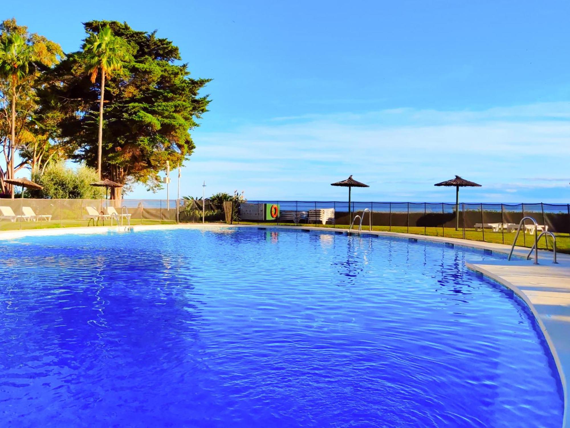 Luxury Frontline Residence Ehhouse Estepona Exteriör bild