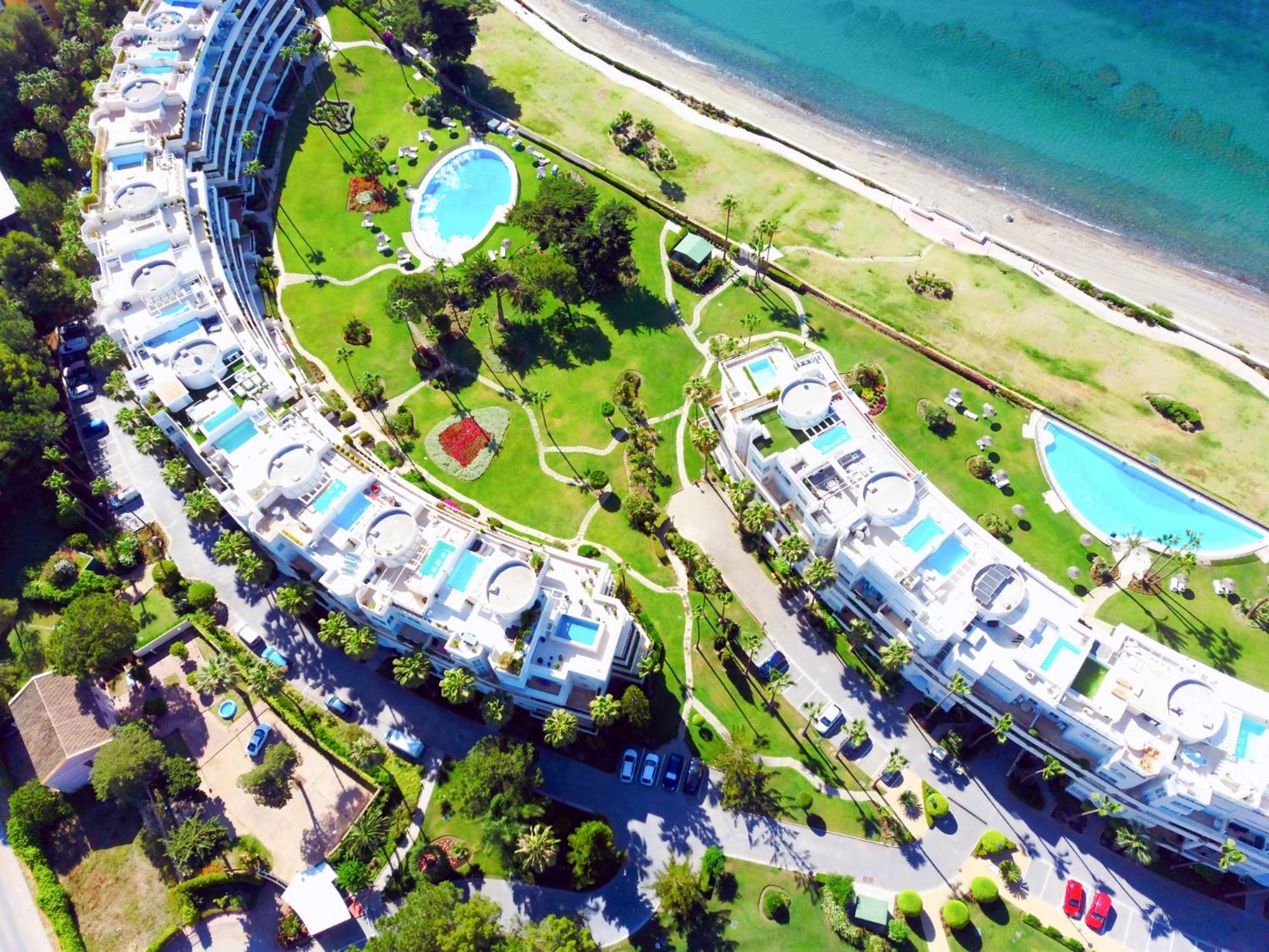Luxury Frontline Residence Ehhouse Estepona Exteriör bild
