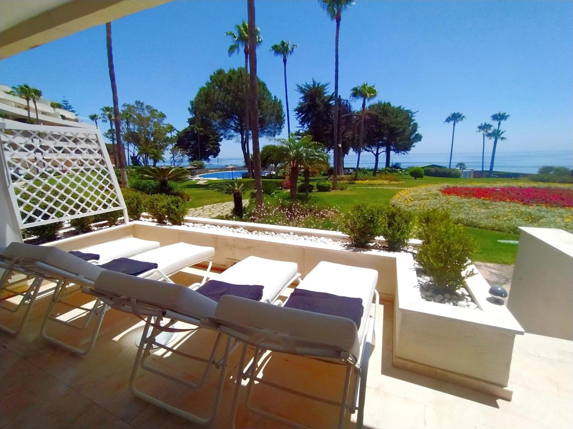 Luxury Frontline Residence Ehhouse Estepona Exteriör bild